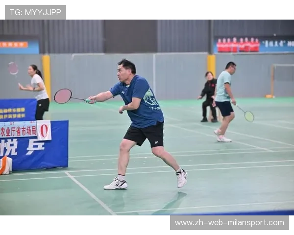 完美杯山东羽毛球赛高手对决