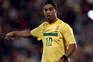 米兰 MILAN GAME-76人主场新灯光系统首次启用获得一致好评，76人主场球衣