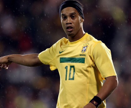 米兰 MILAN GAME-76人主场新灯光系统首次启用获得一致好评，76人主场球衣